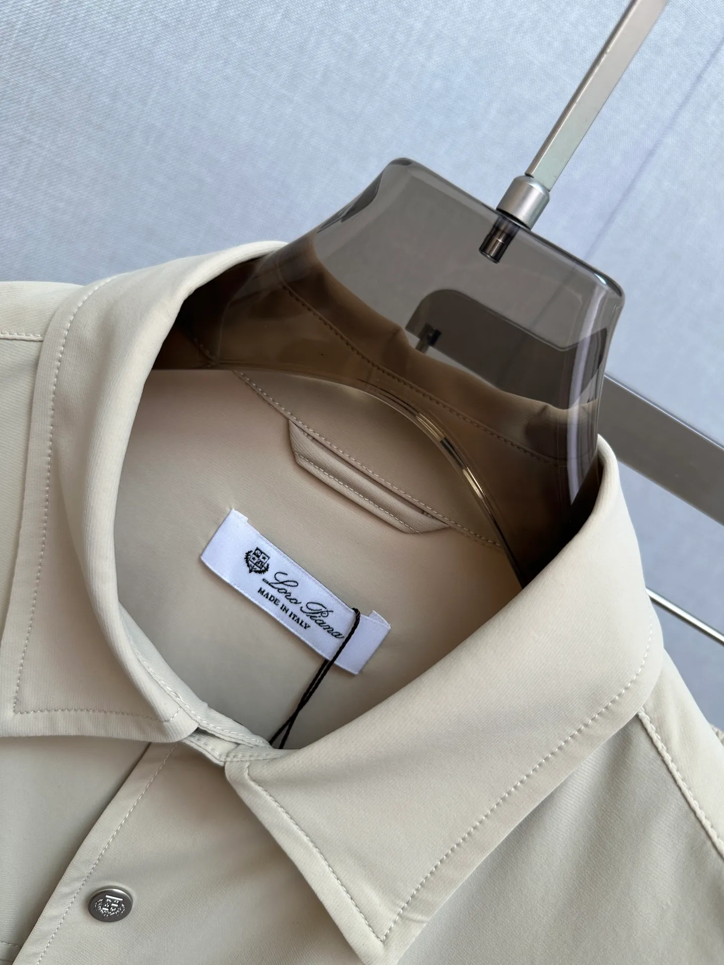 The LP New Arrival casual suit has exquisite and high-end details and a full sense of luxury. Customized Premium fabric, the upper body is crisp and stylish, comfortable and not tight. The clean and neat tailoring is full of urban style. You will feel good when you wear it. It is the first choice for Premium fashionistas. The upper body effect is super good! Sizes:M-3XL